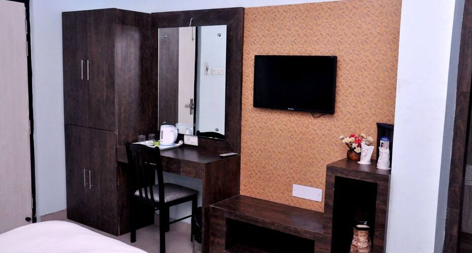Hotel Basant Leela, Hardoi 4